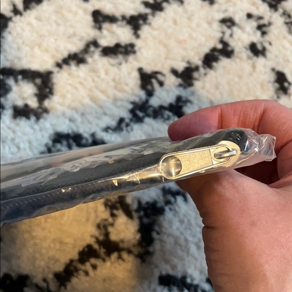 🦁 2 for $10 Cosmetic Bag - Picture 4 of 6